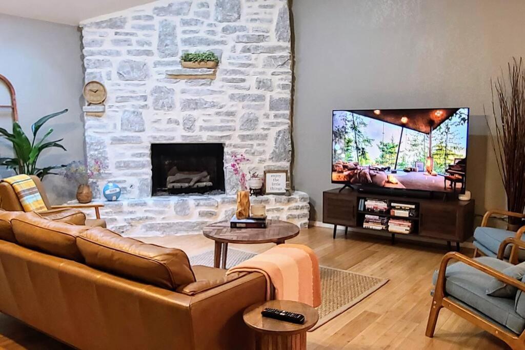 Centrally Located In Rogers And Bentonville! -Private Rooms المظهر الخارجي الصورة