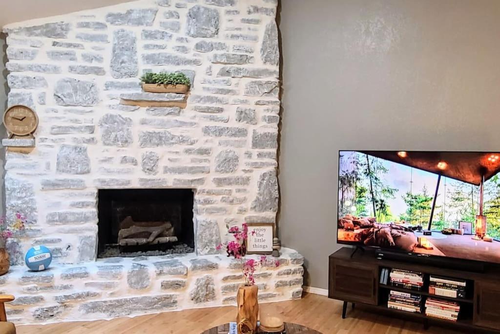 Centrally Located In Rogers And Bentonville! -Private Rooms المظهر الخارجي الصورة