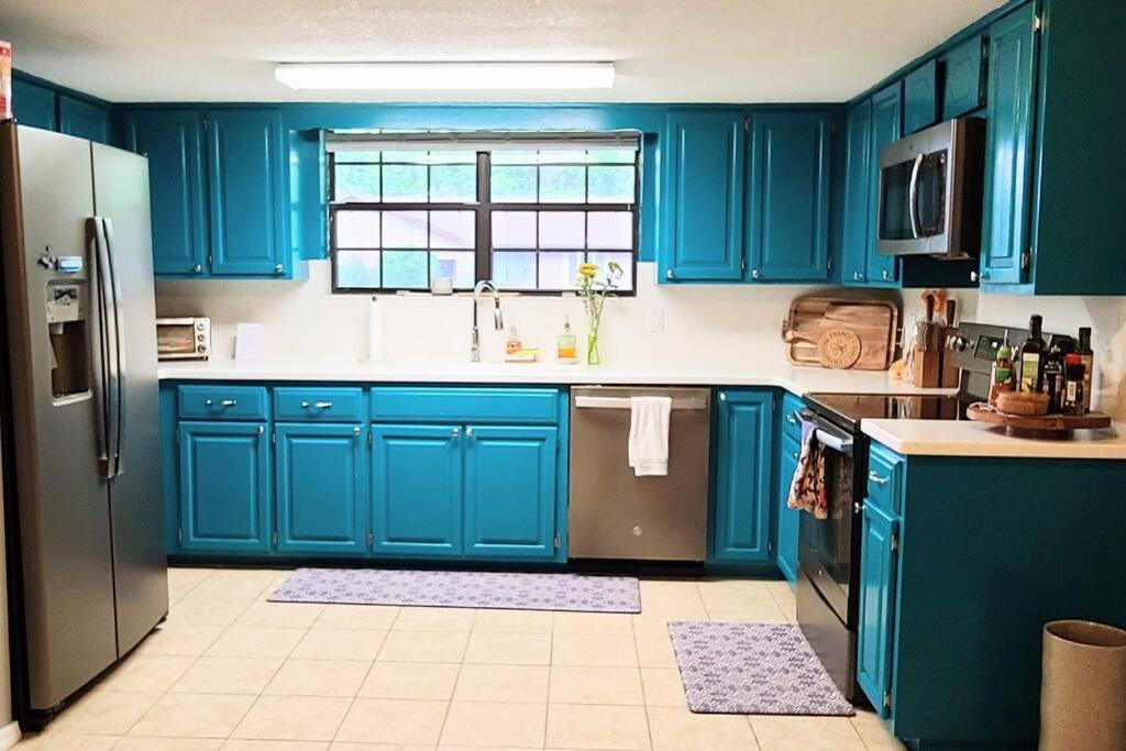 Centrally Located In Rogers And Bentonville! -Private Rooms المظهر الخارجي الصورة