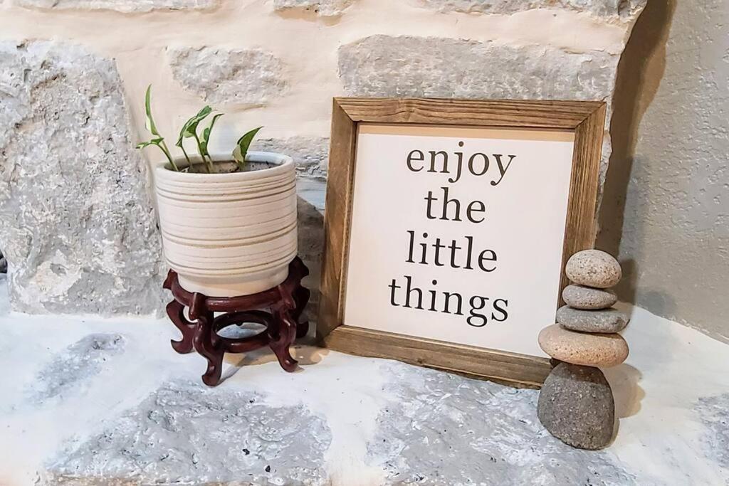 Centrally Located In Rogers And Bentonville! -Private Rooms المظهر الخارجي الصورة